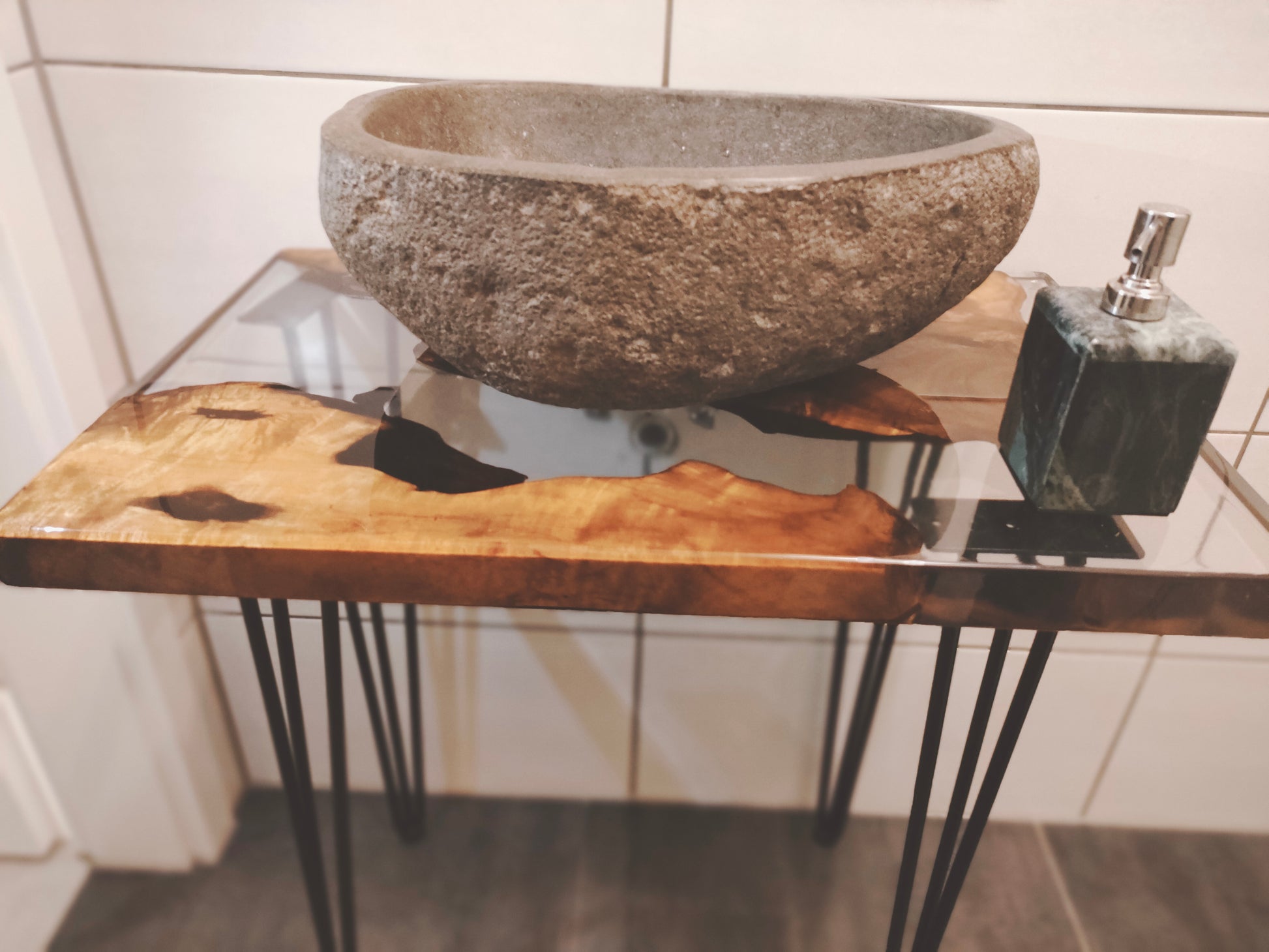Sonsolentisch Bad, Epoxidharz, Harztisch, Handarbeit, Massivholz
